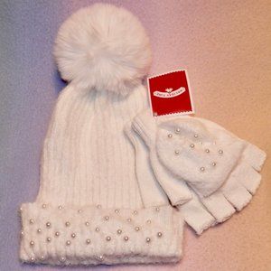 HOLIDAY TIME ADULT SNOWFLAKE  PEARL EMBELLISHED WHITE HAT AND GLOVE SET * NEW *